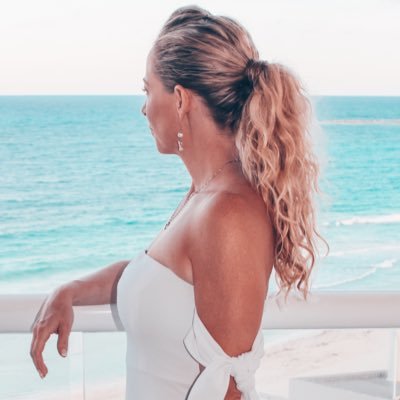Profile Picture of Valene Grieve (@Valene82) on Twitter