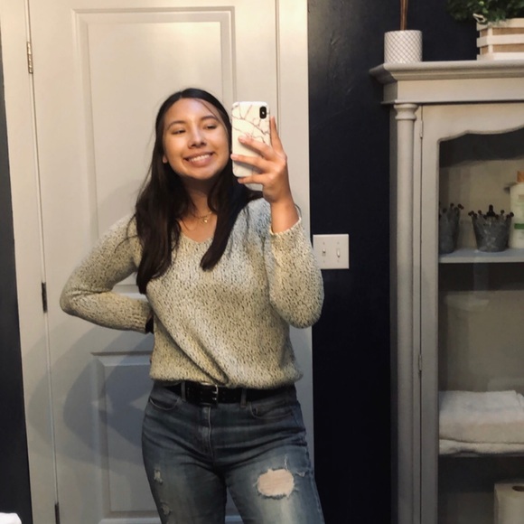 Profile Picture of Julia Graff (@juliag2442) on Poshmark