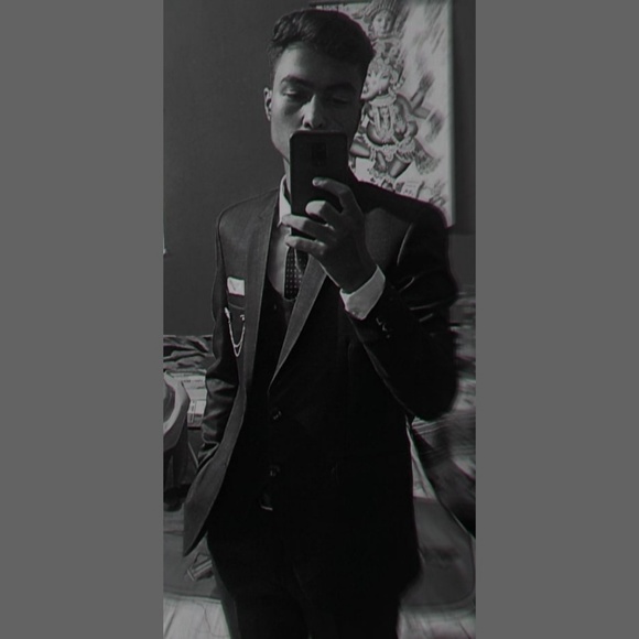 Profile Picture of Prateek Singh (@prateek_singh) on Poshmark