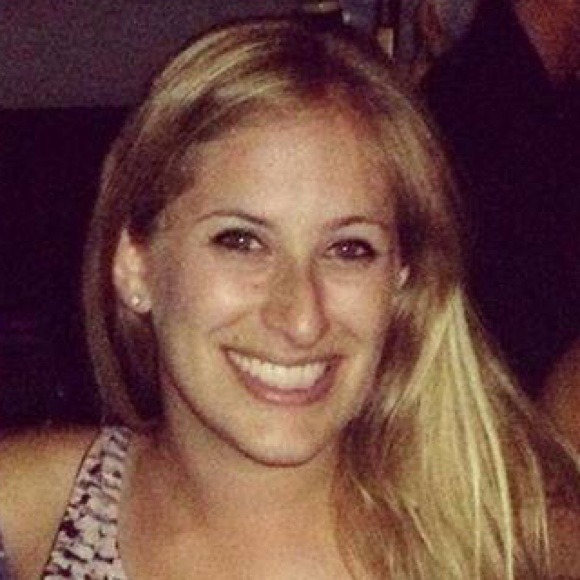 Profile Picture of Julia Winters (@jwinters1) on Poshmark