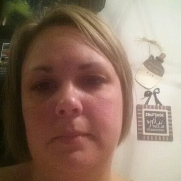 Profile Picture of Jennifee Kassler (@jskassler) on Poshmark