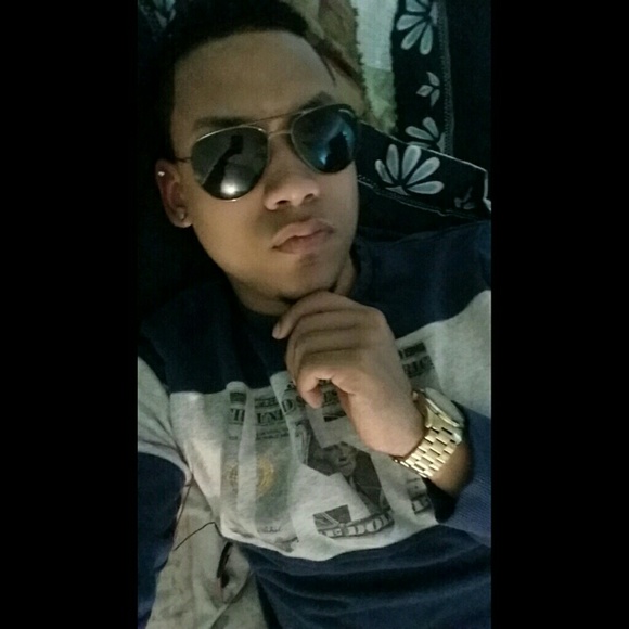 Profile Picture of Manuel Marte (@papibelookinfly) on Poshmark
