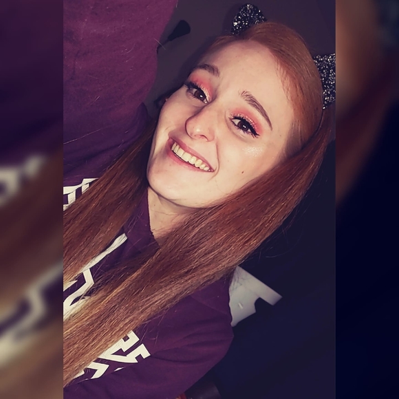 Profile Picture of Analiza Faneca (@analiza121914) on Poshmark