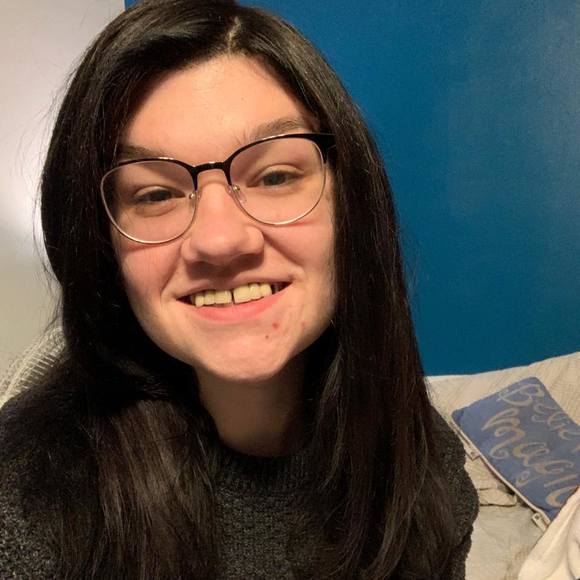 Profile Picture of Caitlyn Dupon (@cdupon95) on Poshmark