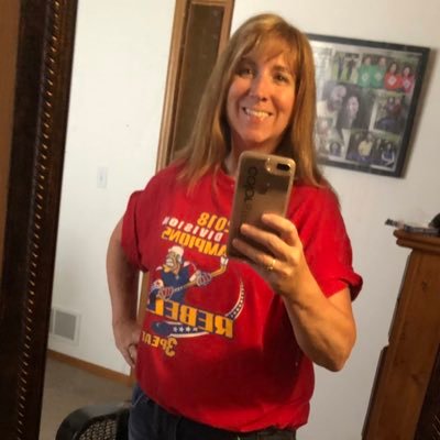 Profile Picture of Kelly Bergeron (@KellyBe71321253) on Twitter