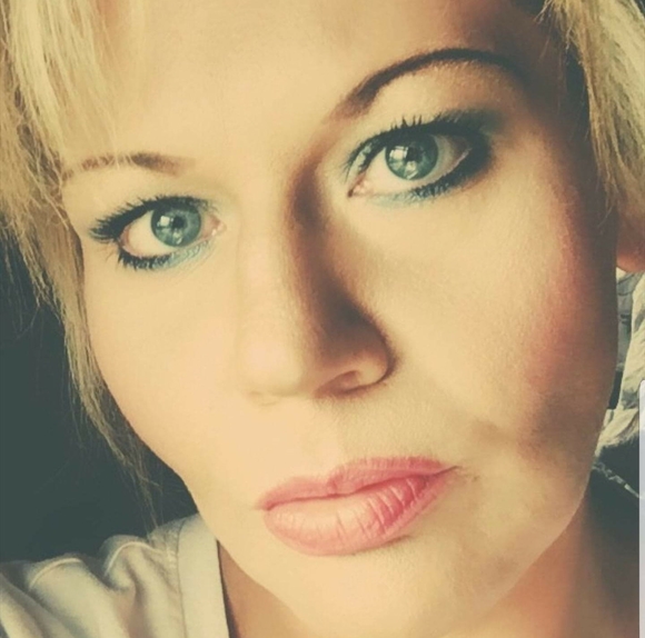 Profile Picture of Kara Phillips-peterson (@kara63068) on Poshmark