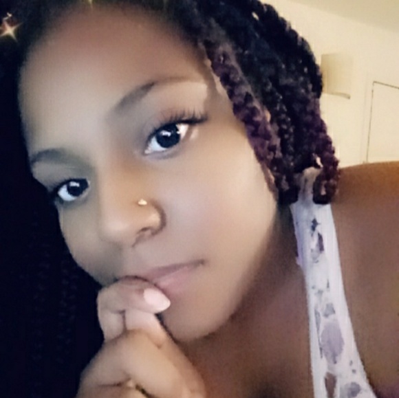 Profile Picture of Telia Taylor-walton (@queenlea146) on Poshmark