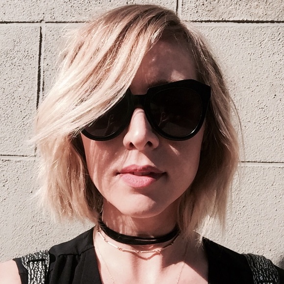 Profile Picture of April Hansen (@aprilhansen) on Poshmark