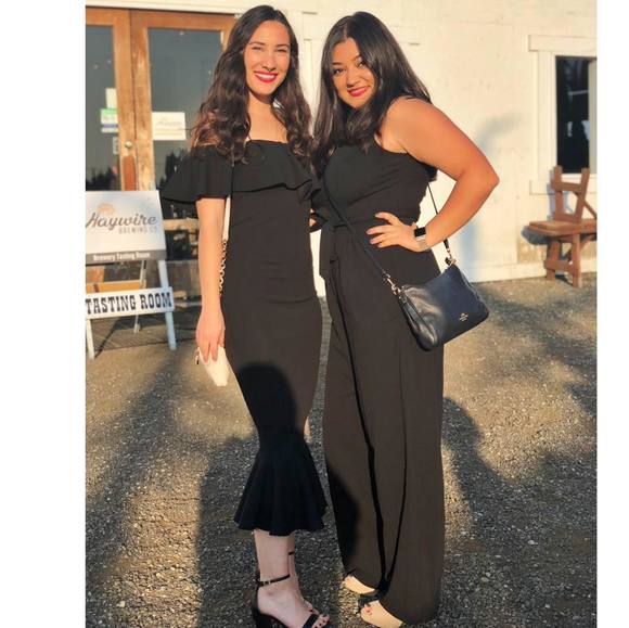 Profile Picture of Ellen Favale (@ellenfavale) on Poshmark