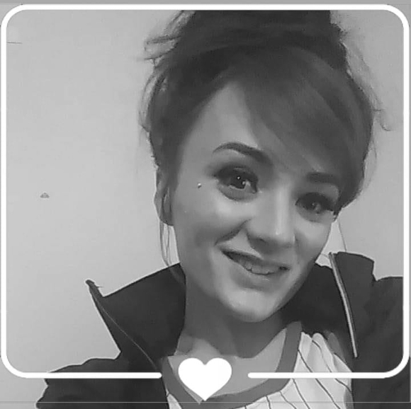 Profile Picture of Ashley Remington (@ashremy56) on Poshmark