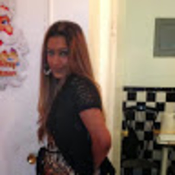 Profile Picture of Samantha Punchihewa (@spunchihewa) on Poshmark