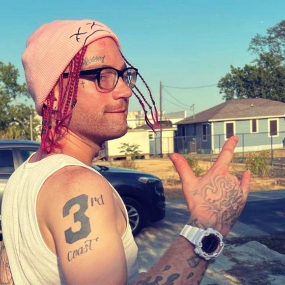 Profile Picture of Enemy B2lit (@ebtoolit) on Poshmark