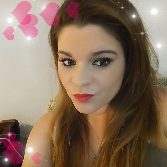 Profile Picture of Katie Ashley (@katiebugg27) on Poshmark