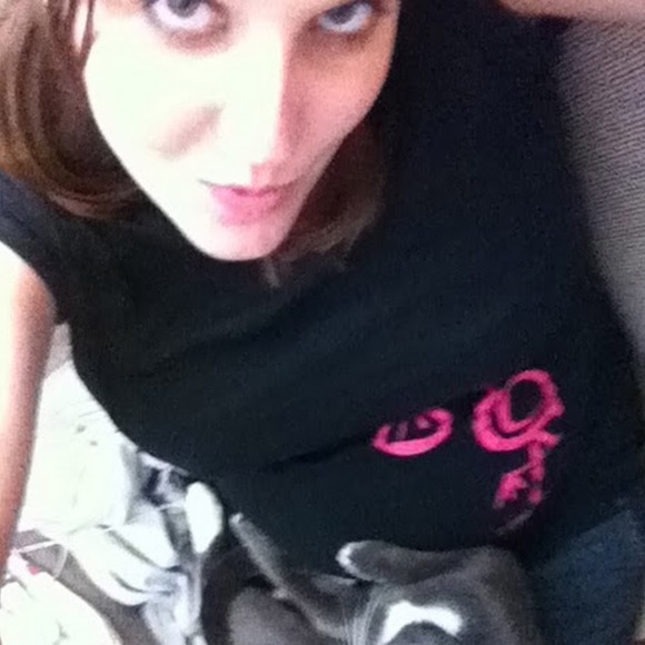 Profile Picture of Andrea Gompers (@neurodr) on Poshmark