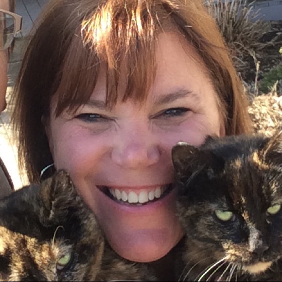 Profile Picture of Rhonda Hockemeyer (@brkehock) on Poshmark