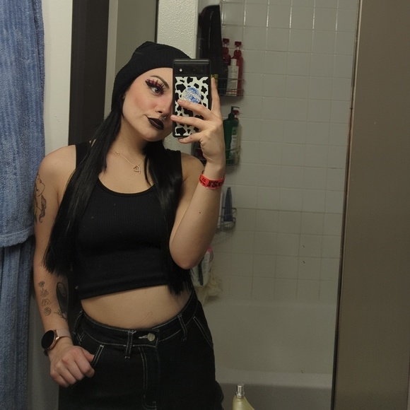 Profile Picture of Lily Bryant (@bryantlily1107) on Poshmark