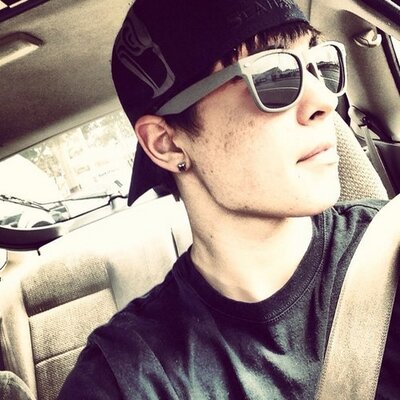 Profile Picture of Mr Feathers  ✌ (@OhhhKillaCam) on Twitter