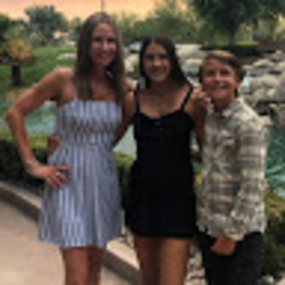 Profile Picture of Erica Loper (@erica_loper) on Poshmark