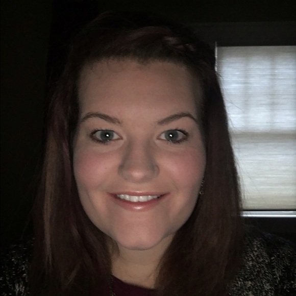Profile Picture of Rhea Dunkelbarger (@rheadunk) on Poshmark