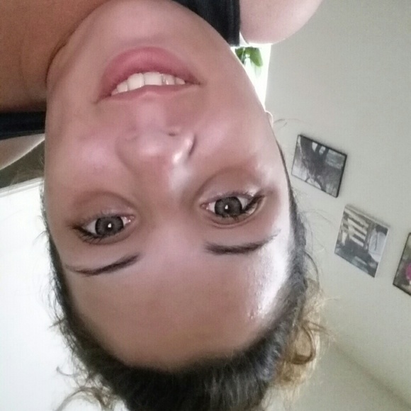 Profile Picture of Bianca Ceballos (@blceb2013) on Poshmark