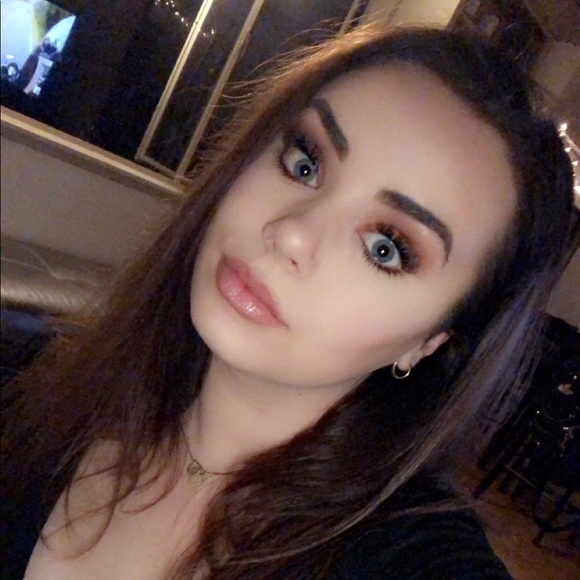 Profile Picture of Clodagh Martin (@clodaghj) on Poshmark