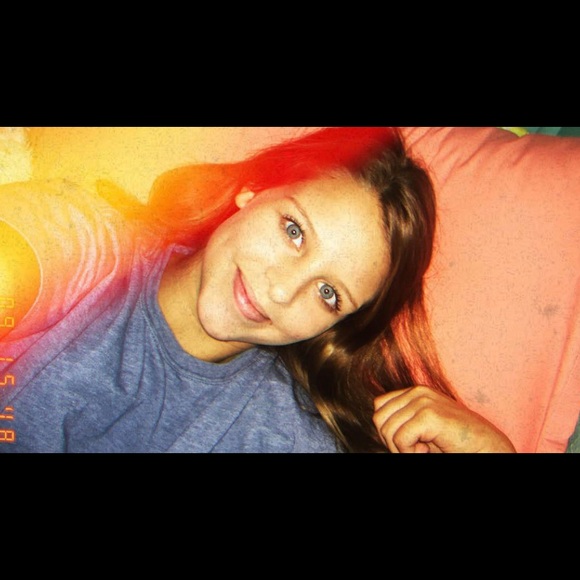 Profile Picture of Macy Lopez (@macy_jl) on Poshmark