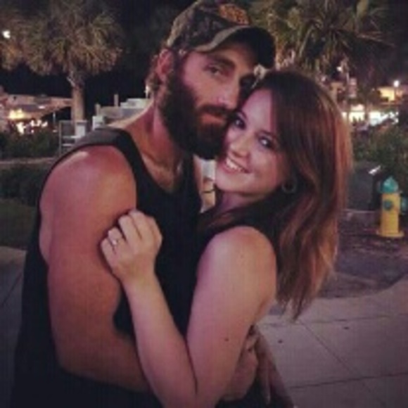 Marleea Duschek - Poshmark Profile Picture of Marleea Duschek (@mduschek) on Poshmark