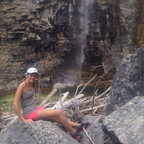 Profile Picture of Willow Willow (@willowsequoia) on Poshmark