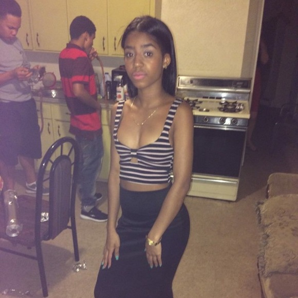 Profile Picture of Amber Fernandes (@barbiie02004) on Poshmark