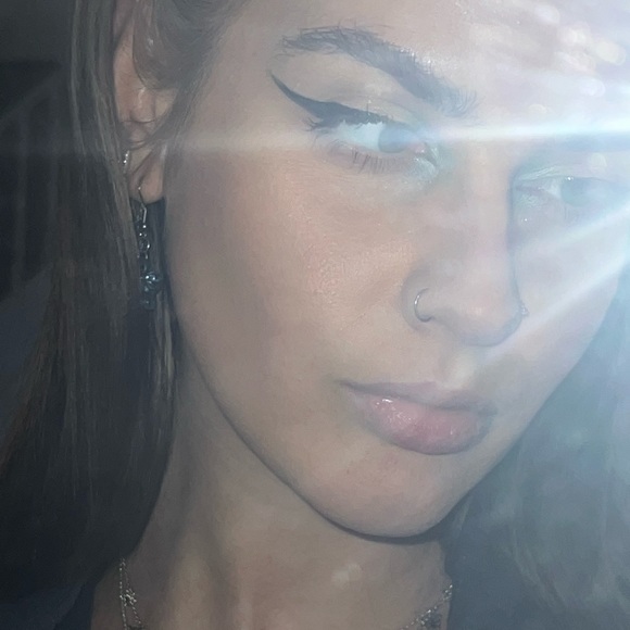 Sinead Daly - Poshmark Profile Picture of Sinead Daly (@sineadd99) on Poshmark