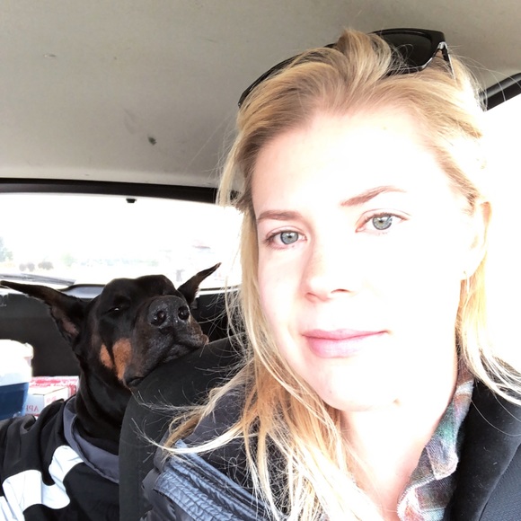 Profile Picture of Nicole Gidman (@nicgidbre) on Poshmark