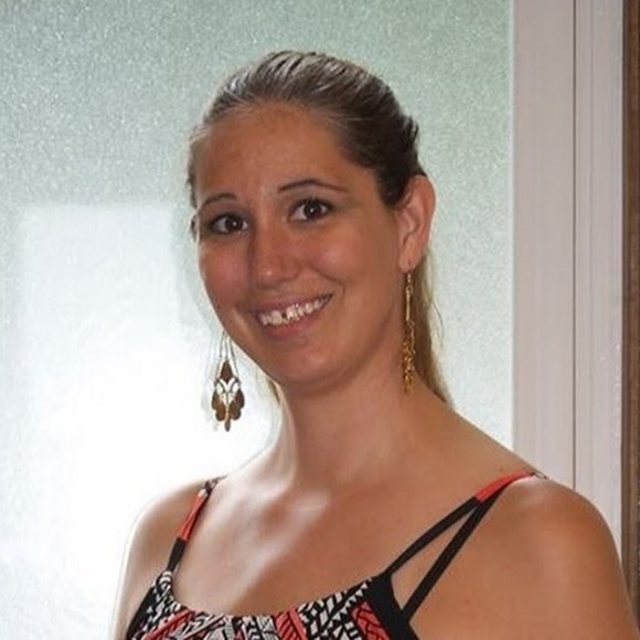 Profile Picture of Rachael Burnsworth (@rburnsworth) on Poshmark