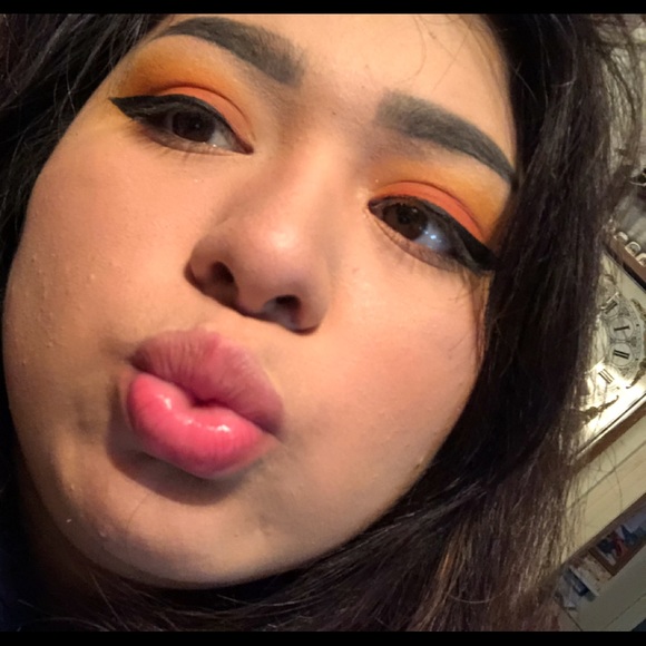 Profile Picture of Julie Dominguez (@juldom6) on Poshmark