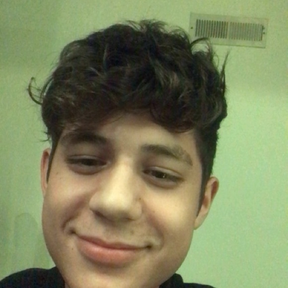 Profile Picture of Calvin Abell (@calviiiiiiiin) on Poshmark