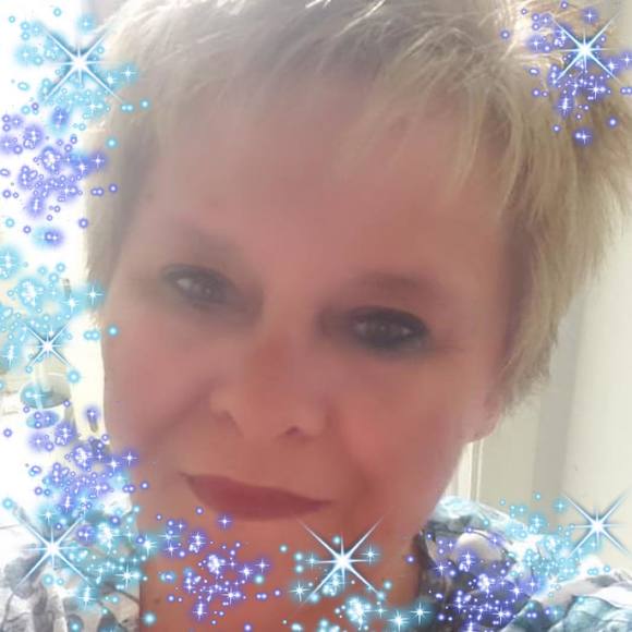 Profile Picture of Michelle Eakle dorris (@dorris65) on Poshmark