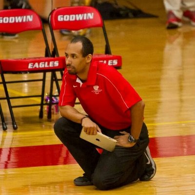 Profile Picture of Chris Wakefield (@XCoachChrisX) on Twitter