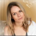 Profile Picture of Lindsey James (@linzi_pebbles_art_) on Instagram