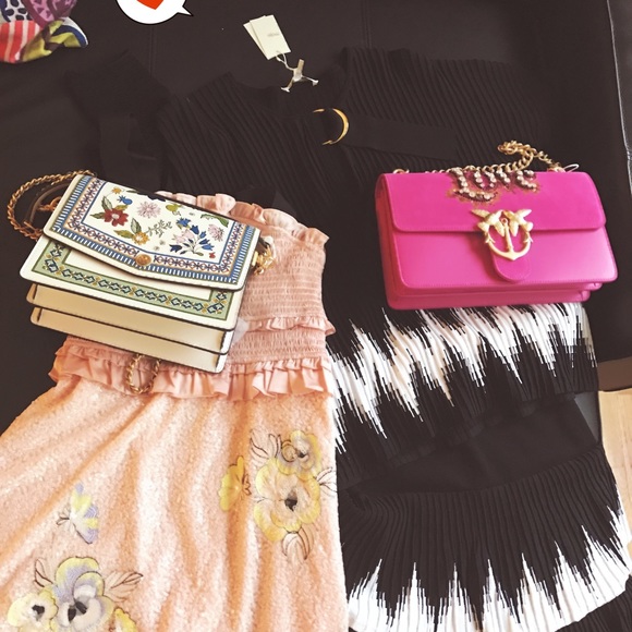 Profile Picture of Cheng Zeng (@deigoteresa) on Poshmark