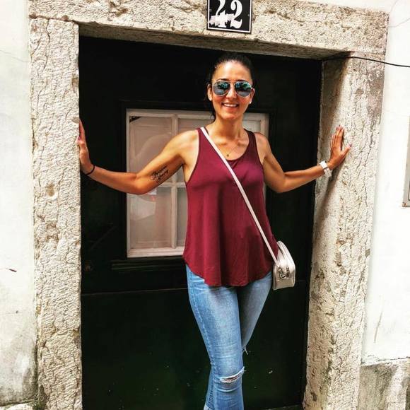 Profile Picture of Rachel Raposo (@rachelraposo) on Poshmark