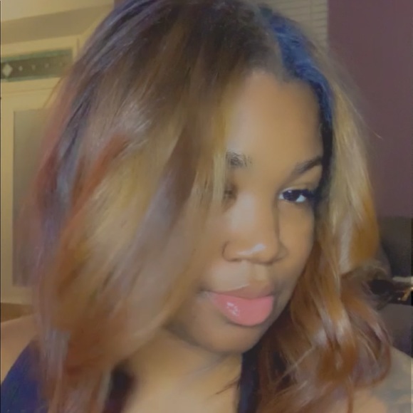 Profile Picture of Alexus Clanton (@alexusbclanton) on Poshmark