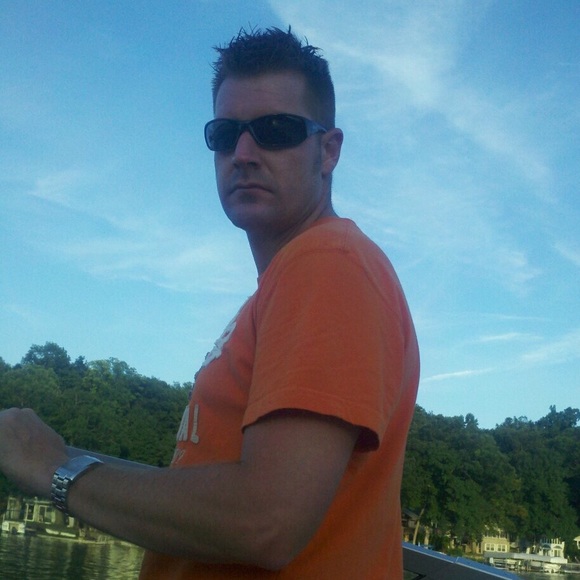 Profile Picture of Jason Betts (@jzbetts16) on Poshmark