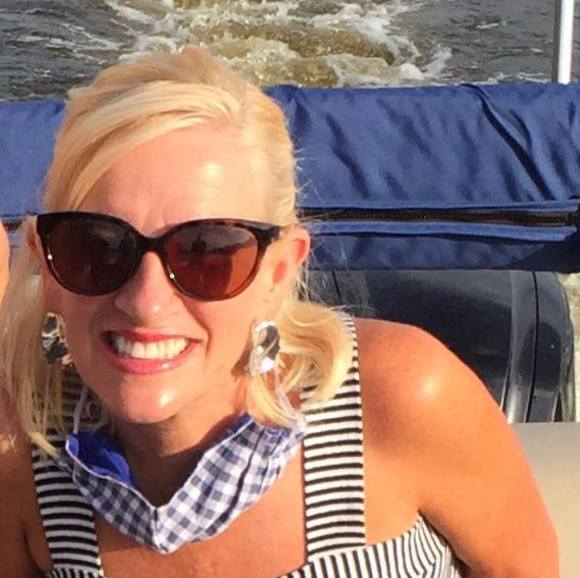 Profile Picture of Dana Bagwill (@deebaggy) on Poshmark