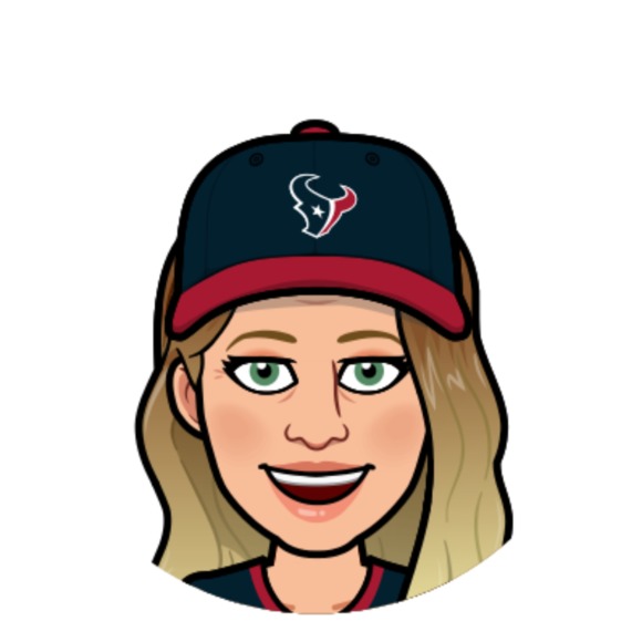 Profile Picture of Colleen Farley (@colleenkty) on Poshmark