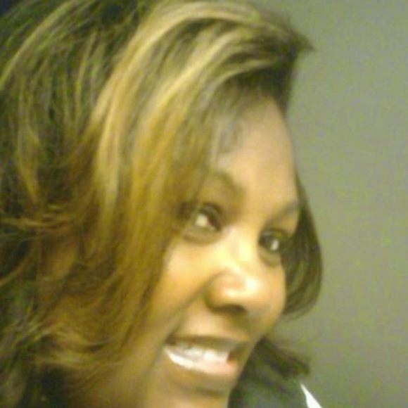 Profile Picture of Sonja Marshall (@sonjamarshall) on Poshmark