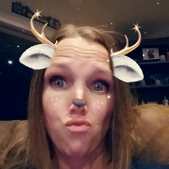 Profile Picture of Holly Wendricks (@hwendricks) on Poshmark