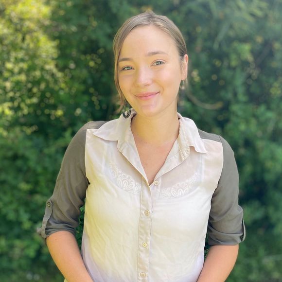 Profile Picture of Abby Grattidge (@abbygrattidge) on Poshmark