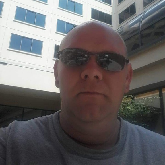 Profile Picture of Robert Abbott (@robertabbott825) on Poshmark