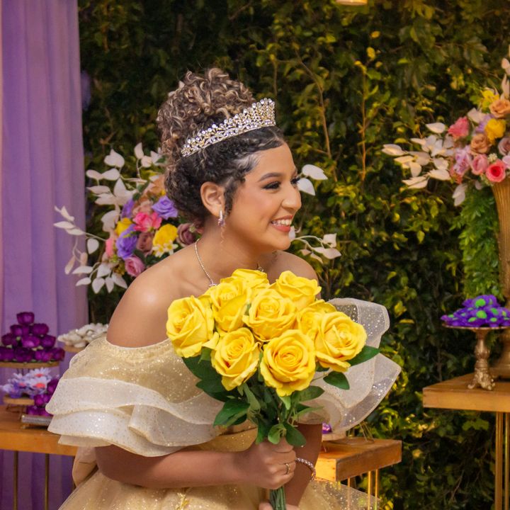 Profile Picture of 𝓒𝓮𝓬í𝓵𝓲𝓪 ★ (@cecilia_caldeira) on Tiktok