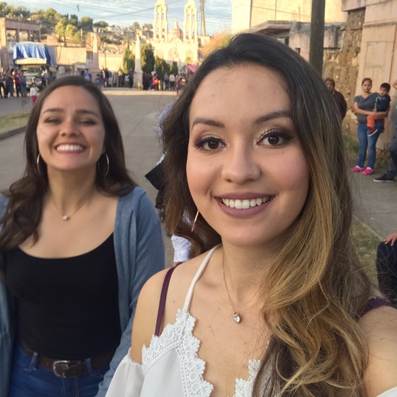 Profile Picture of Lupe Luna (@lunaguad) on Poshmark