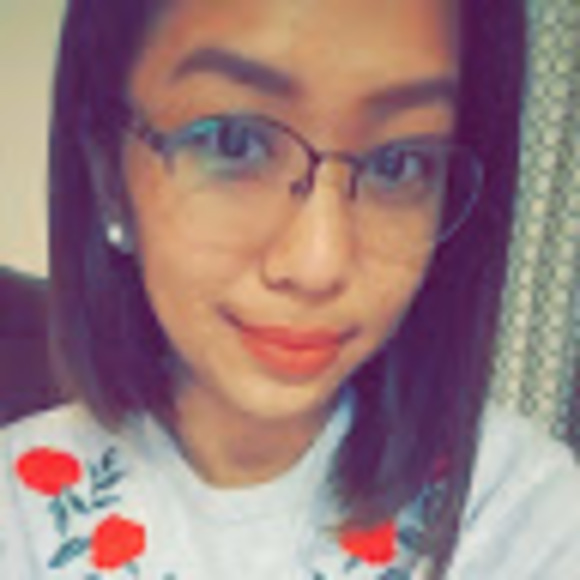 Profile Picture of Crystal Manabat (@crystalmanabat) on Poshmark